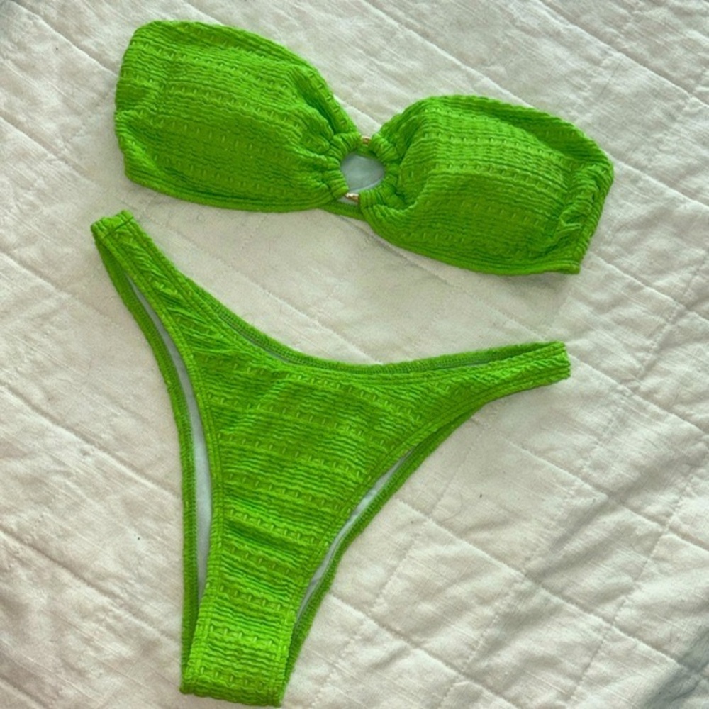 Brand New! Super cute Green Strapless Bikini